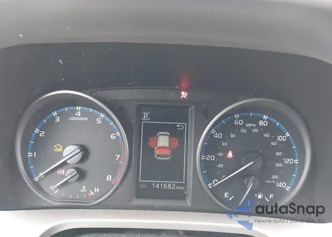 2017 Toyota Rav4 Le z USA, uszkodzony, nr VIN JTMBFREV7HJ106998